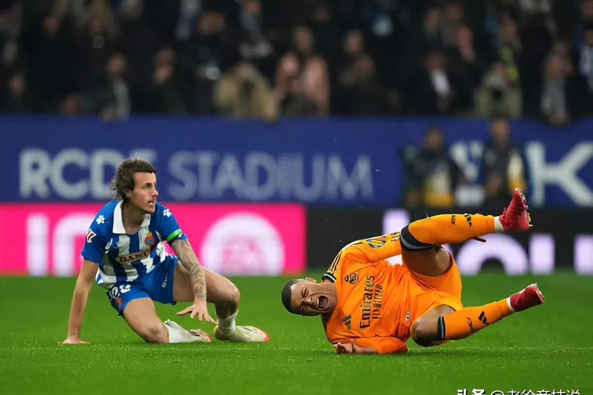 梅西遭遇十二连败,皇家马德里教练面临压力! 梅西遭遇十二连败,皇家马德里教练面临压力!